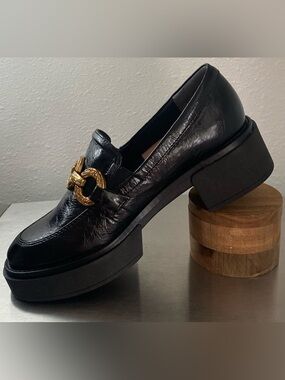NEW DOLCE VITA WOMENS CRINKLE LEATHER PLATFORM LOAFERS WITH CHAIN BIT ACCENT